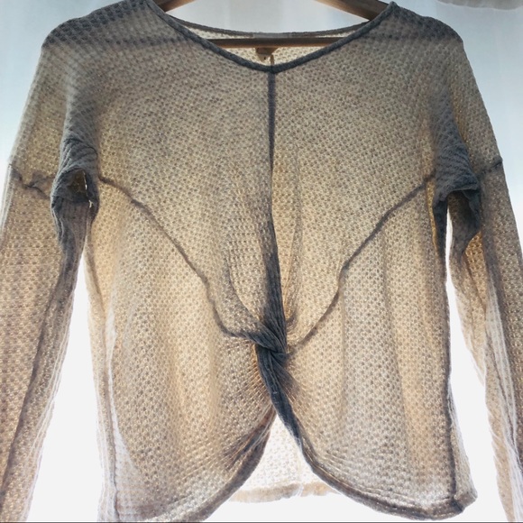 Francesca's Collections Tops - Long-Sleeve w/ Front Knot Harper Heritage Shirt